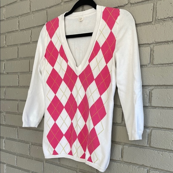 J. Crew V-Neck Sweater in Pink and White Argyle - Picture 11 of 12